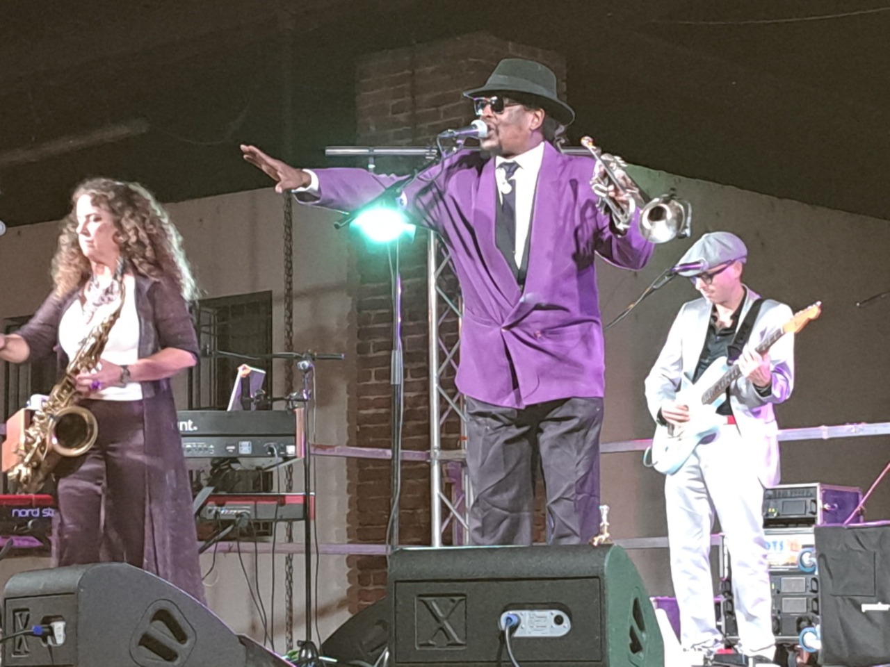 La Boney Fields Band accende il Castello facendo ballare tutti