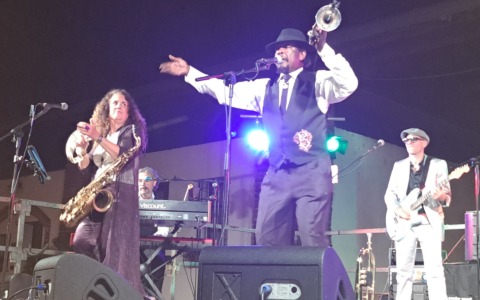 La Boney Fields Band accende il Castello facendo ballare tutti