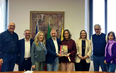 Dopo 37 anni di servizio il Comune saluta l’educatrice Elisabetta Garbini
