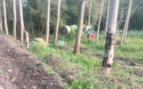 Trattore ribaltato in via Fratelli Bandiera, il sindaco Barni ribatte alla lista Coerenza