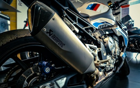 Come migliorare il suono della BMW F 800 GS con lo scarico giusto