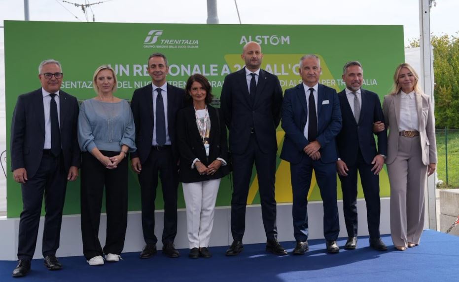 Presentato a Rho il nuovo treno Regionale che arriva fino ai 200 km orari