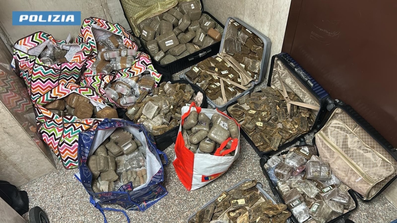 La Polizia di Stato arresta due persone e sequestra 220 kg di hashish