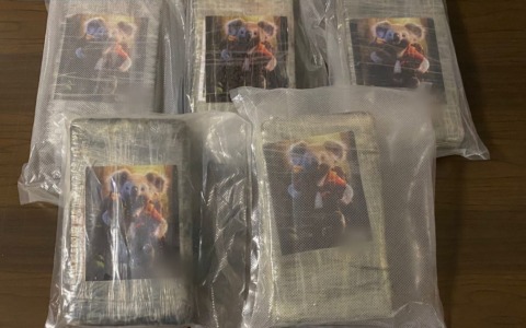 Oltre cinque chili di cocaina nascosti nel doppiofondo dell’auto