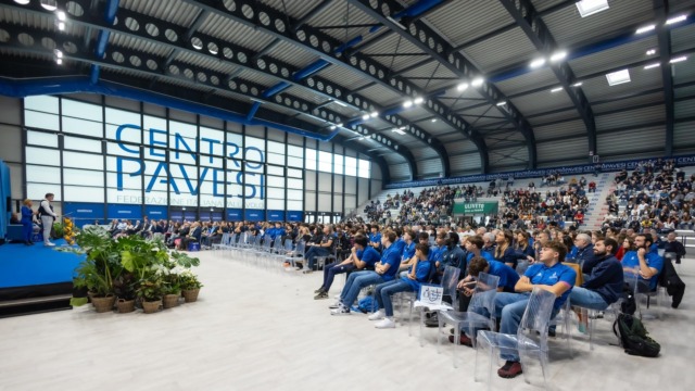 Cerimonia di premiazione per le migliori squadre e atleti di pallavolo