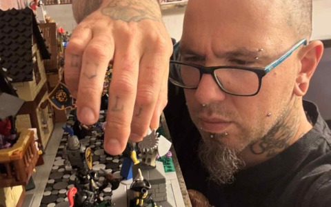 Fabrizio e la sua passione per i Lego: “Faccio la raccolta per creare opere”