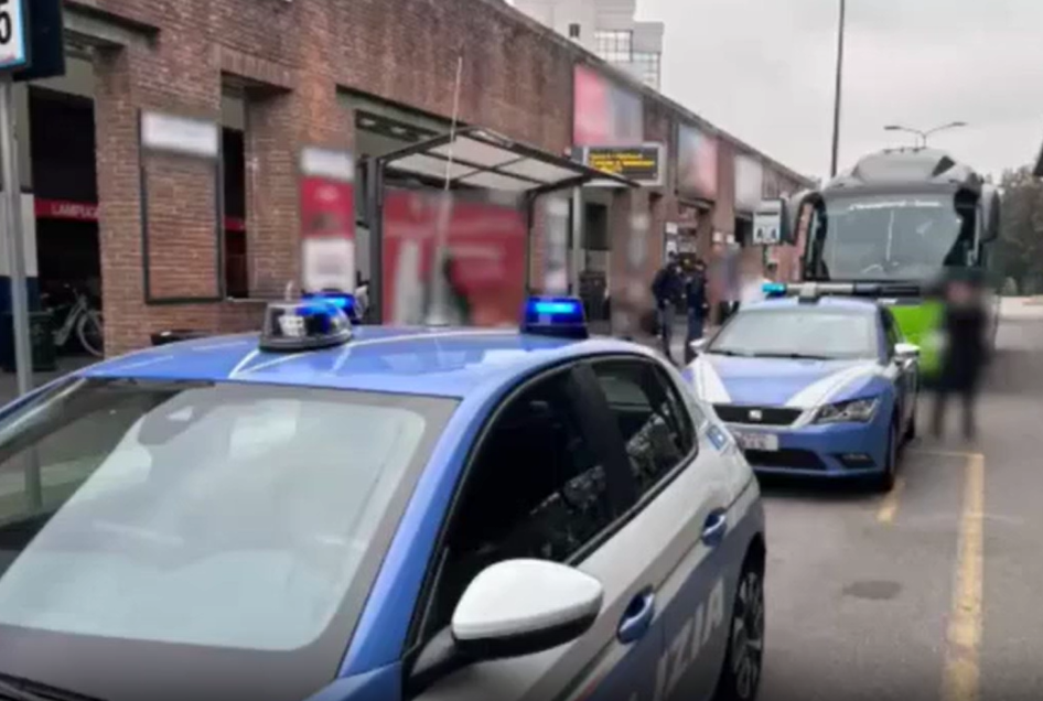 Ricercato internazionale trovato alla guida di un autobus in partenza per Amsterdam