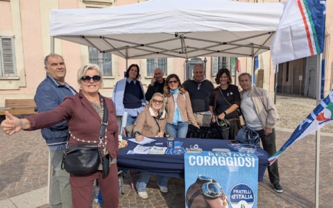 Fratelli d’Italia in piazza contro il progetto “Lainate 2030”