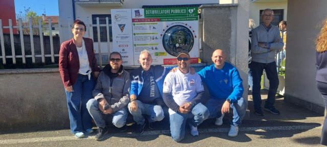 Inaugurato un nuovo defibrillatore automatico