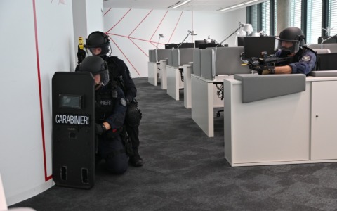 Esercitazione antiterroristica da parte dei Carabinieri