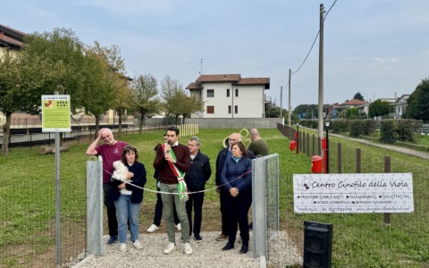 Inaugurata la nuova area di sgambamento per i cani