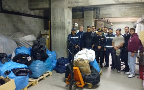 Nuovo maxi sequestro di merce contraffatta: quattro persone denunciate