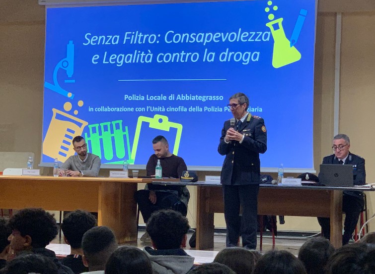 La Polizia Locale sale in cattedra al Bachelet