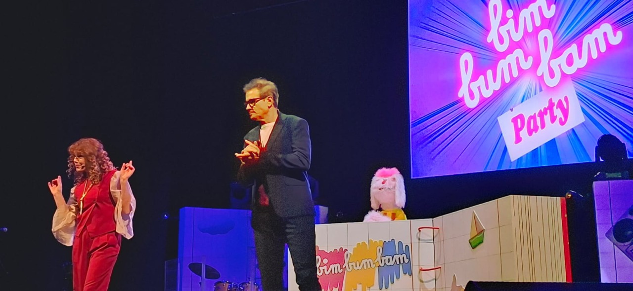 “Bim Bum Bam” arriva in teatro: ed è subito un successo
