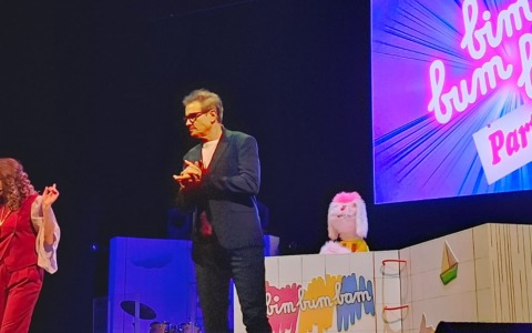 “Bim Bum Bam” arriva in teatro: ed è subito un successo