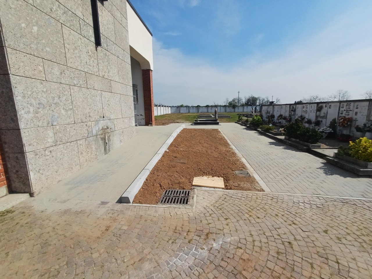 Manutenzione straordinaria nei cimiteri, via ai lavori