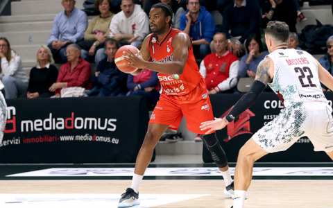 I Knights vincono in scioltezza contro Omegna