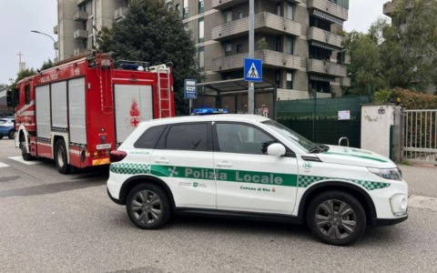 Modifica la rete interna dell’appartamento e genera una fuga di gas