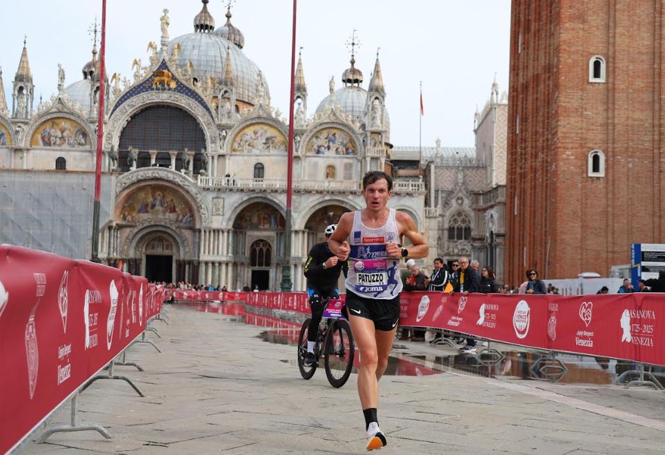 Il rhodense Roberto Patuzzo secondo italiano alla maratona di Venezia