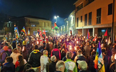 Oltre mille persone in piazza a sostegno della popolazione di Gaza