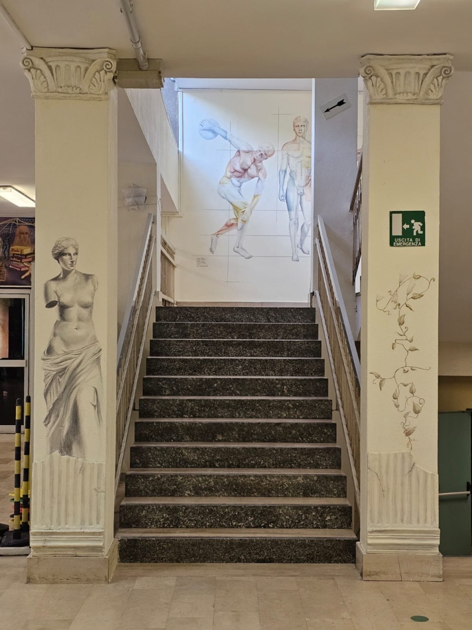 Murales alla scuola media Tosi e al liceo Galilei: doppia inaugurazione