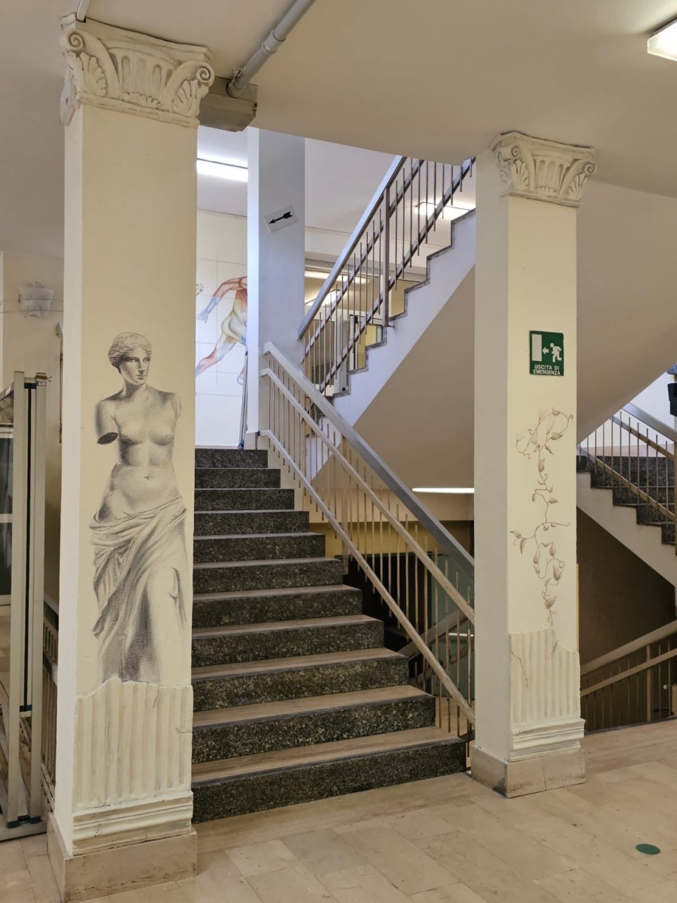 Murales alla scuola media Tosi e al liceo Galilei: doppia inaugurazione