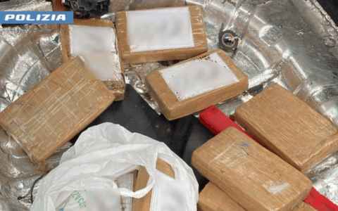 Fermato con 10 chili di cocaina in auto: 27enne in manette