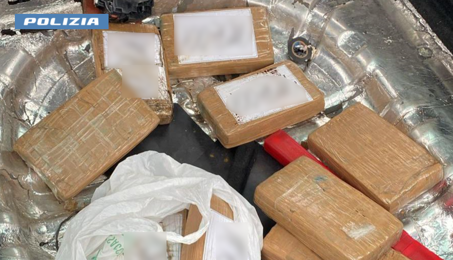 Fermato con 10 chili di cocaina in auto: 27enne in manette