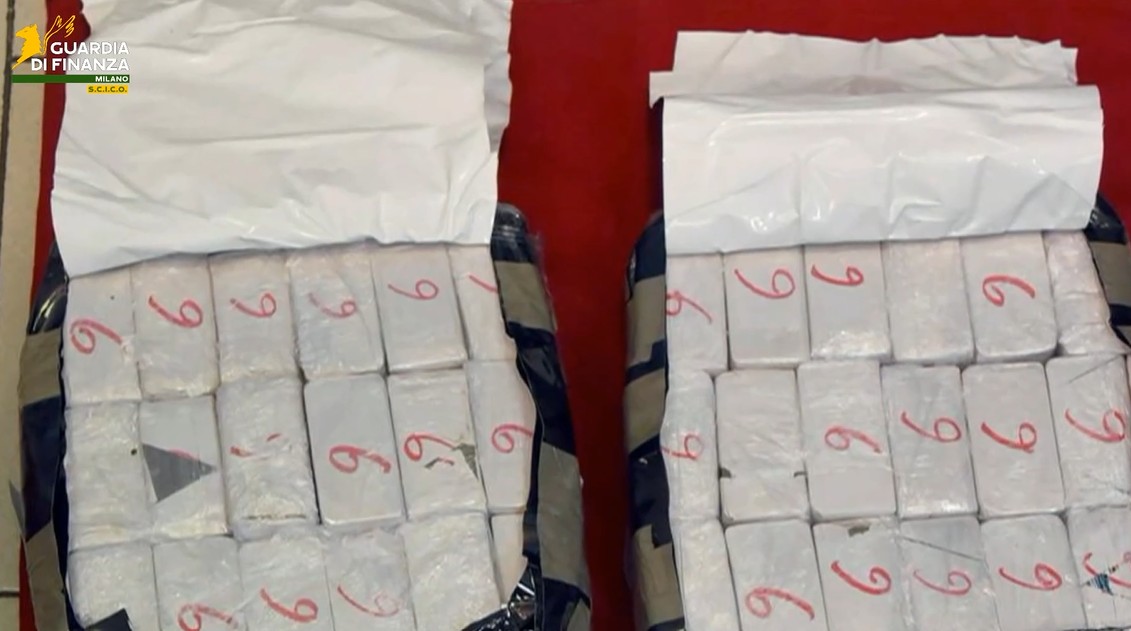 Importazioni di cocaina per oltre 3,5 tonnellate: arrestate 28 persone