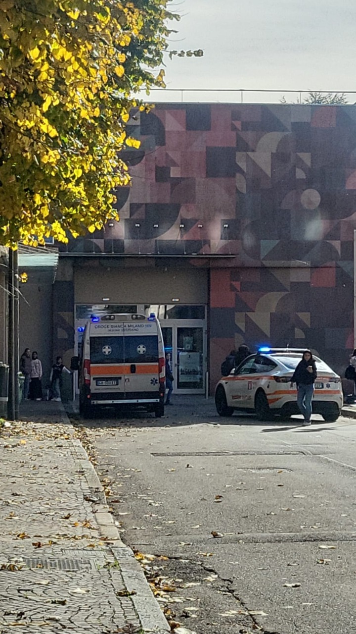 Spray al peperoncino alla scuola media, intossicati alcuni studenti