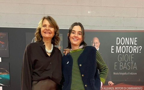 “Uomini a fianco delle donne”: la parità in una mostra