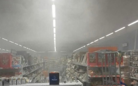 Allarme incendio in un’attività commerciale