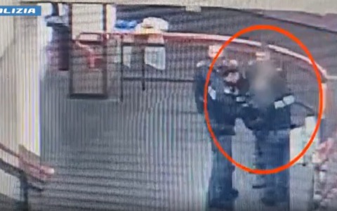 Furti in metropolitana: arrestato 33enne