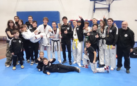 L’Olimpic Taekwondo Valerio Spinosa trionfa agli Internazionali d’Italia Endas/Unitam 2025