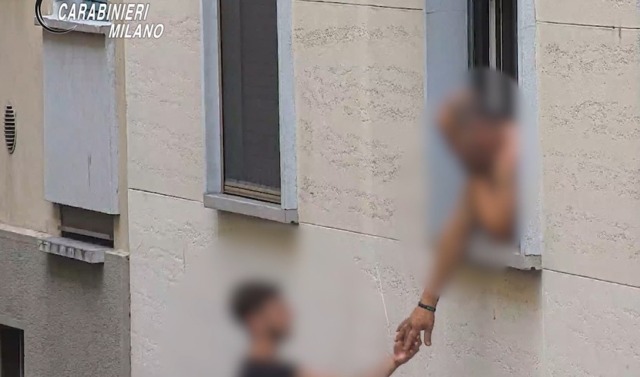 Spaccio di cocaina anche a domicilio: arrestate dodici persone