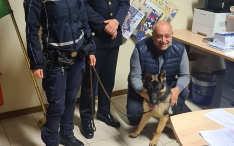 E’ arrivato Narco, l’unità cinofila della Polizia Locale