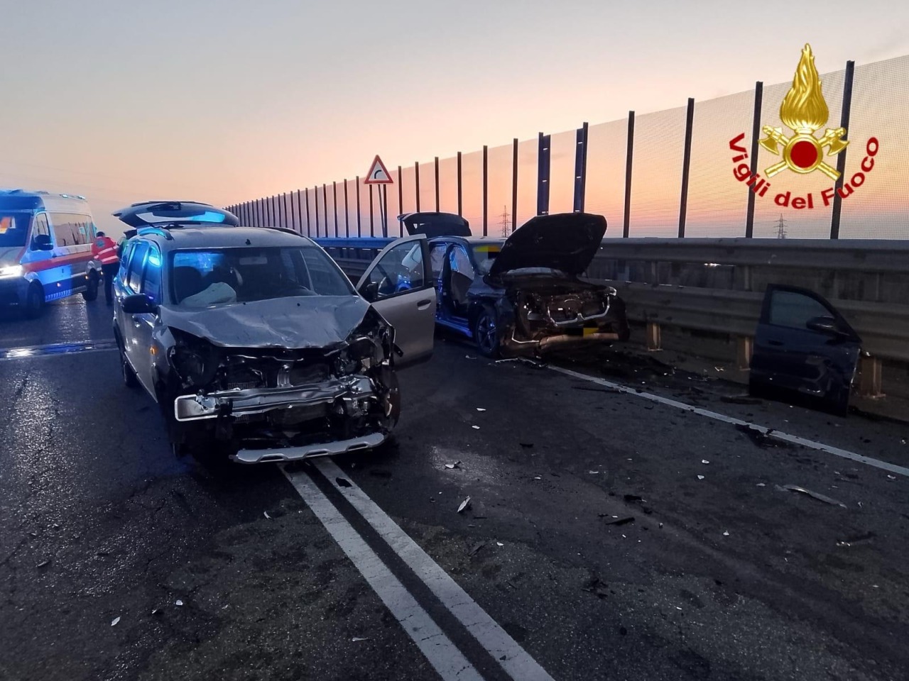 Scontro frontale tra due auto, un morto