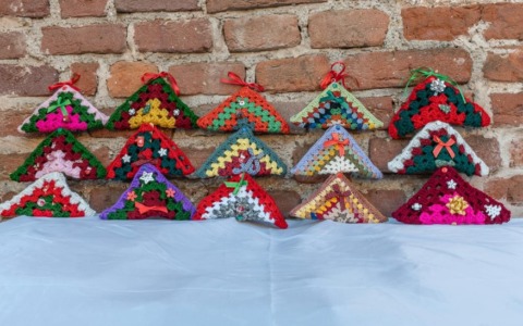 Intrecci e nodi d’amore per difendere le donne