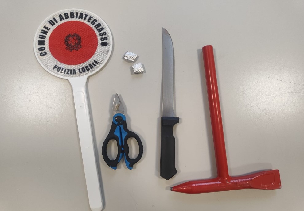 Armato di coltello girava per le vie della città: denunciato