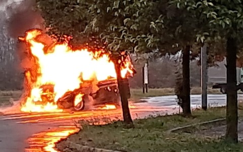 Furgone in fiamme, il conducente riesce a salvarsi