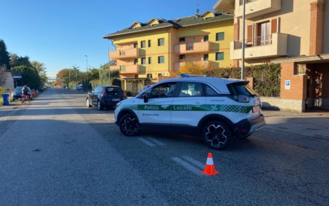 Scontro fra due auto: atterra l’elisoccorso