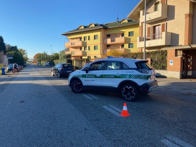 Scontro fra due auto: atterra l’elisoccorso