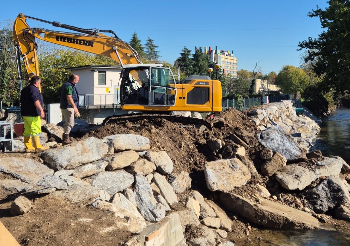 Fiume Olona, proseguono a buon ritmo i lavori di consolidamento delle sponde