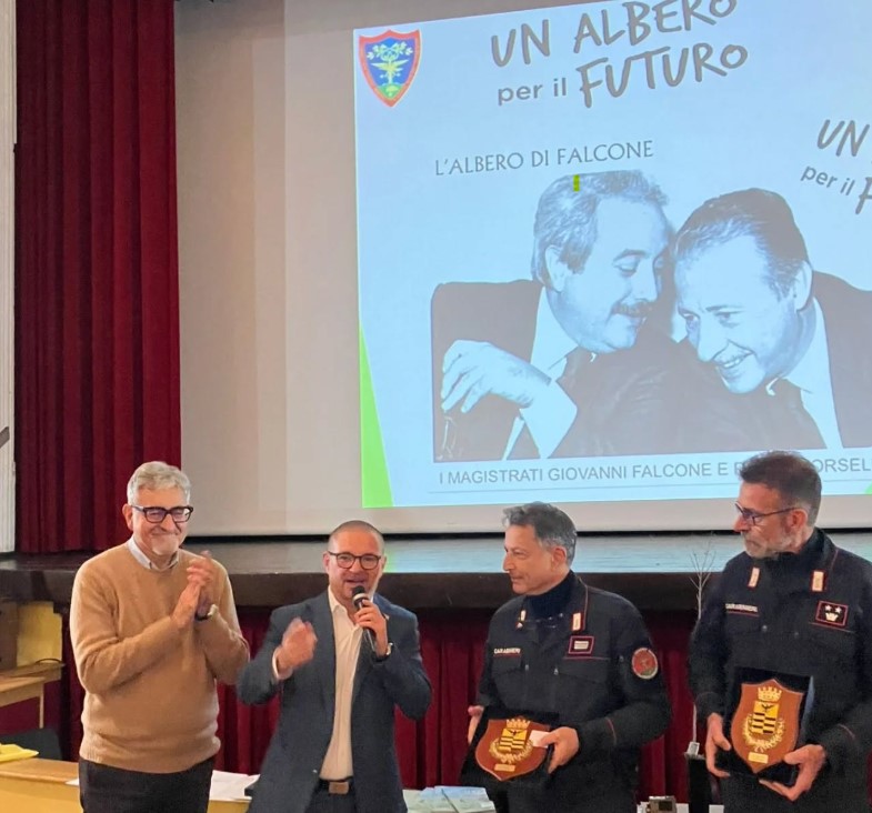 magenta-giornataalbero-palco