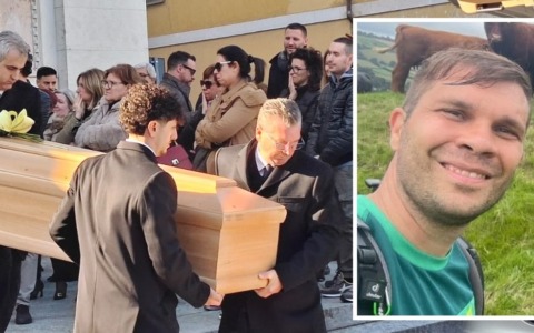 Folla e commozione ai funerali di Martino Lunardi