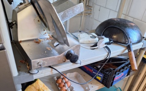 Nel bar carenze igieniche ma anche una pistola e Lsd