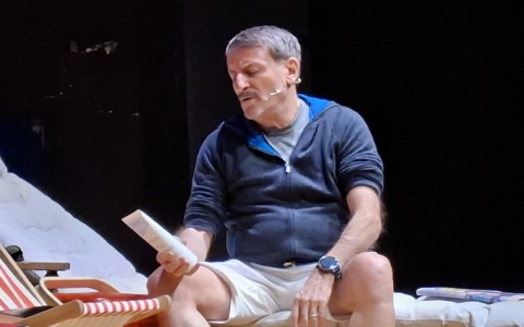 Giacomo Poretti torna con “La fregatura di avere un’anima”