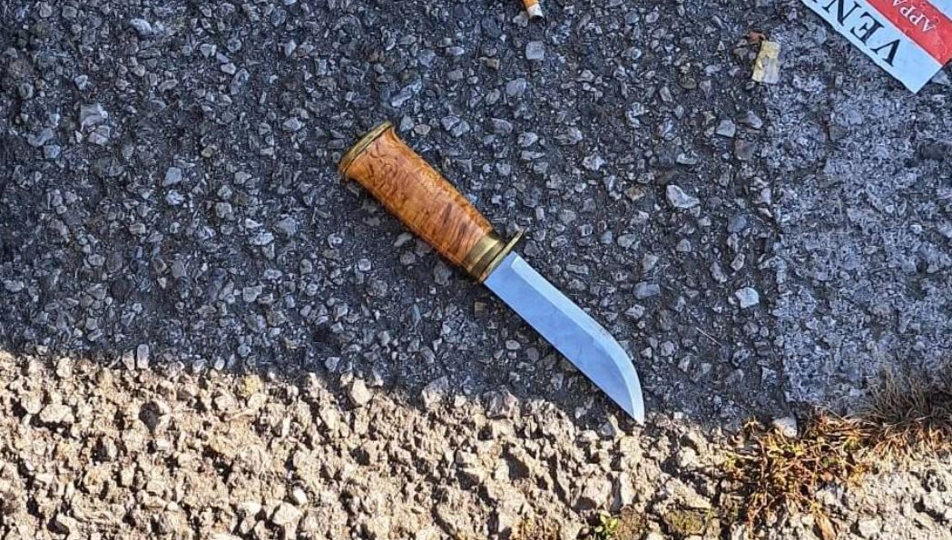 Scippano una donna: agente insegue i malviventi e recupera la refurtiva