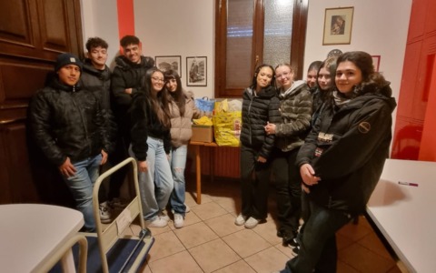 Il Bernocchi dona 200 chili di alimenti alla Caritas per Natale