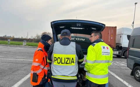 Maxi controlli con Polizia e autorità internazionali sui camion in transito